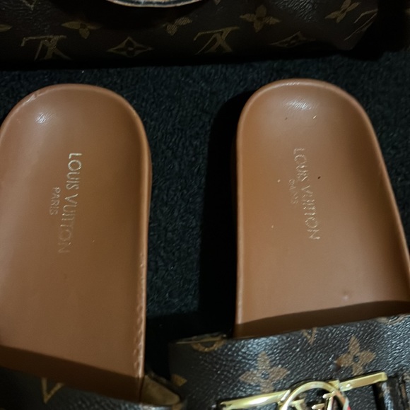 Matching purse and shoes - Picture 3 of 7